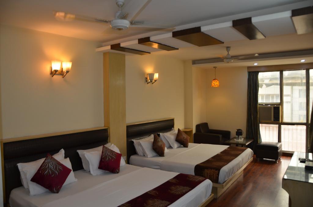 Hotel Milan Deluxe Νέο Δελχί Εξωτερικό φωτογραφία