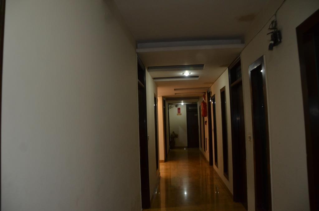 Hotel Milan Deluxe Νέο Δελχί Εξωτερικό φωτογραφία