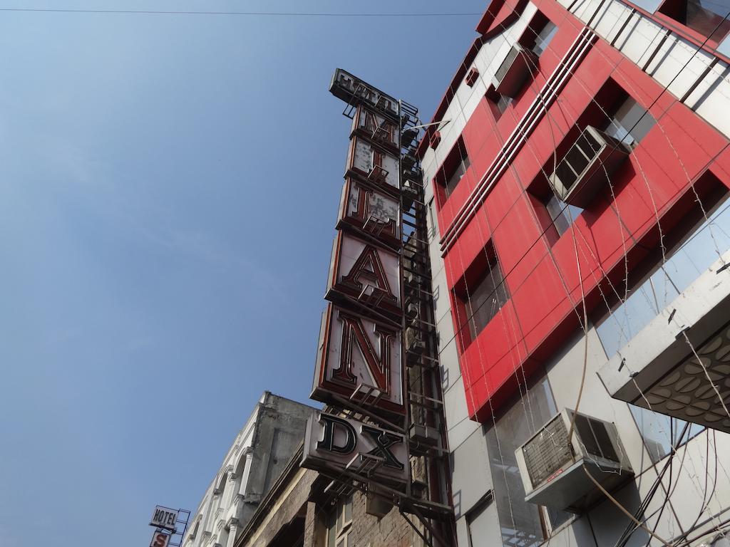 Hotel Milan Deluxe Νέο Δελχί Εξωτερικό φωτογραφία