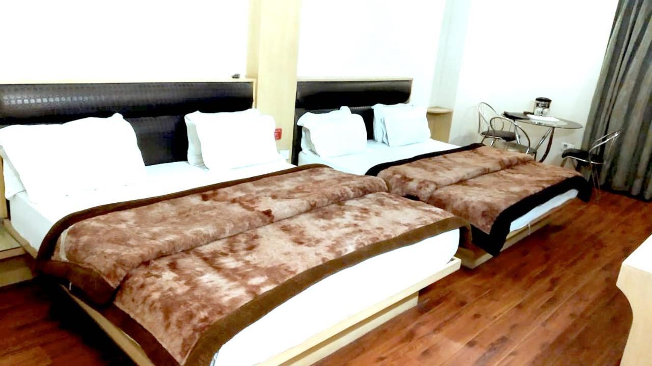 Hotel Milan Deluxe Νέο Δελχί Εξωτερικό φωτογραφία