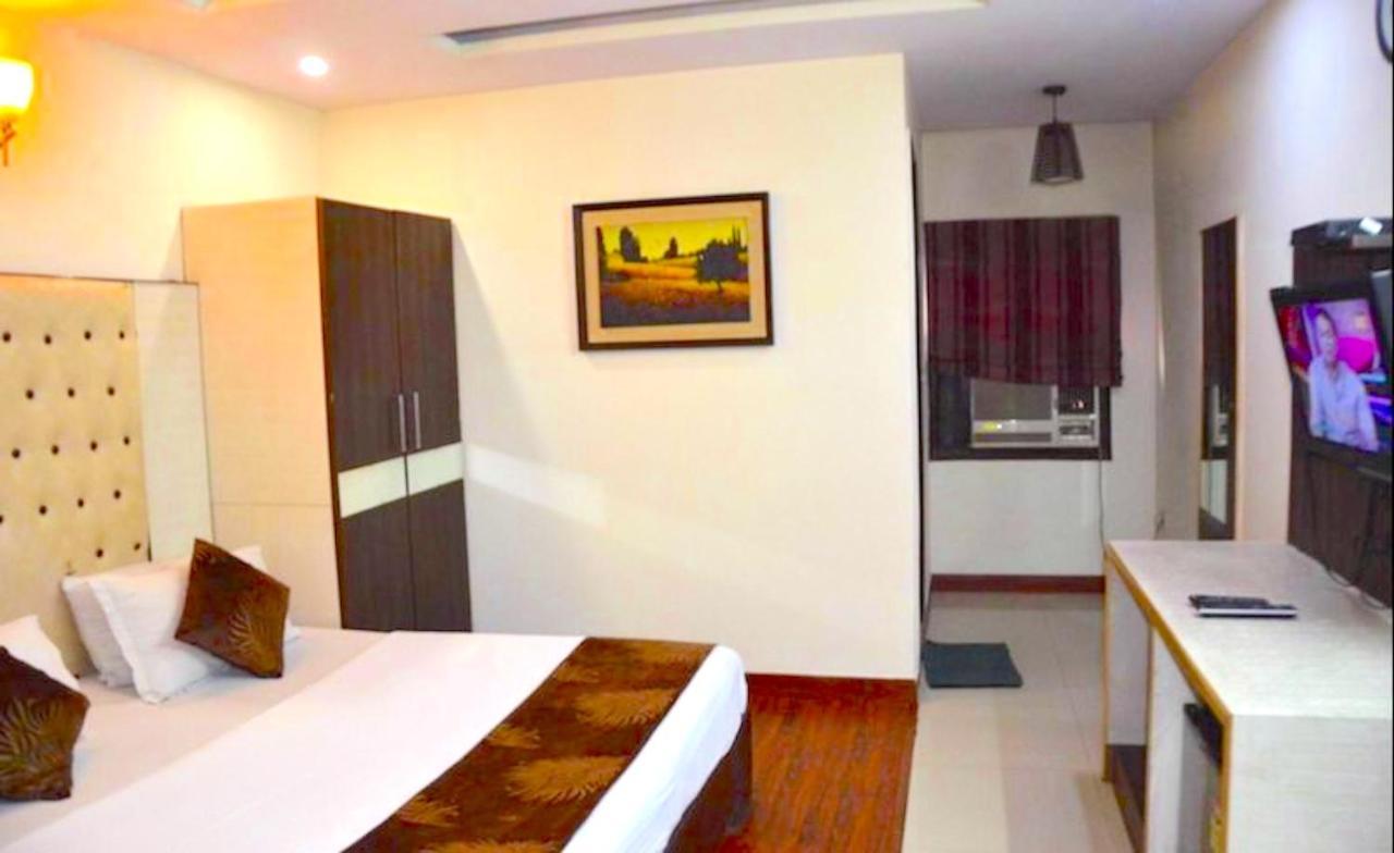 Hotel Milan Deluxe Νέο Δελχί Εξωτερικό φωτογραφία