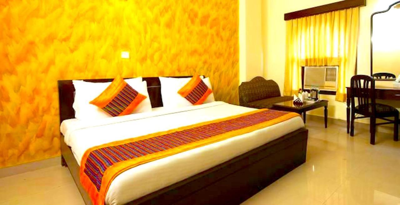 Hotel Milan Deluxe Νέο Δελχί Εξωτερικό φωτογραφία