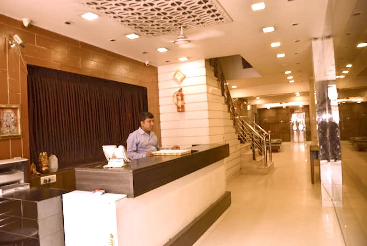 Hotel Milan Deluxe Νέο Δελχί Εξωτερικό φωτογραφία