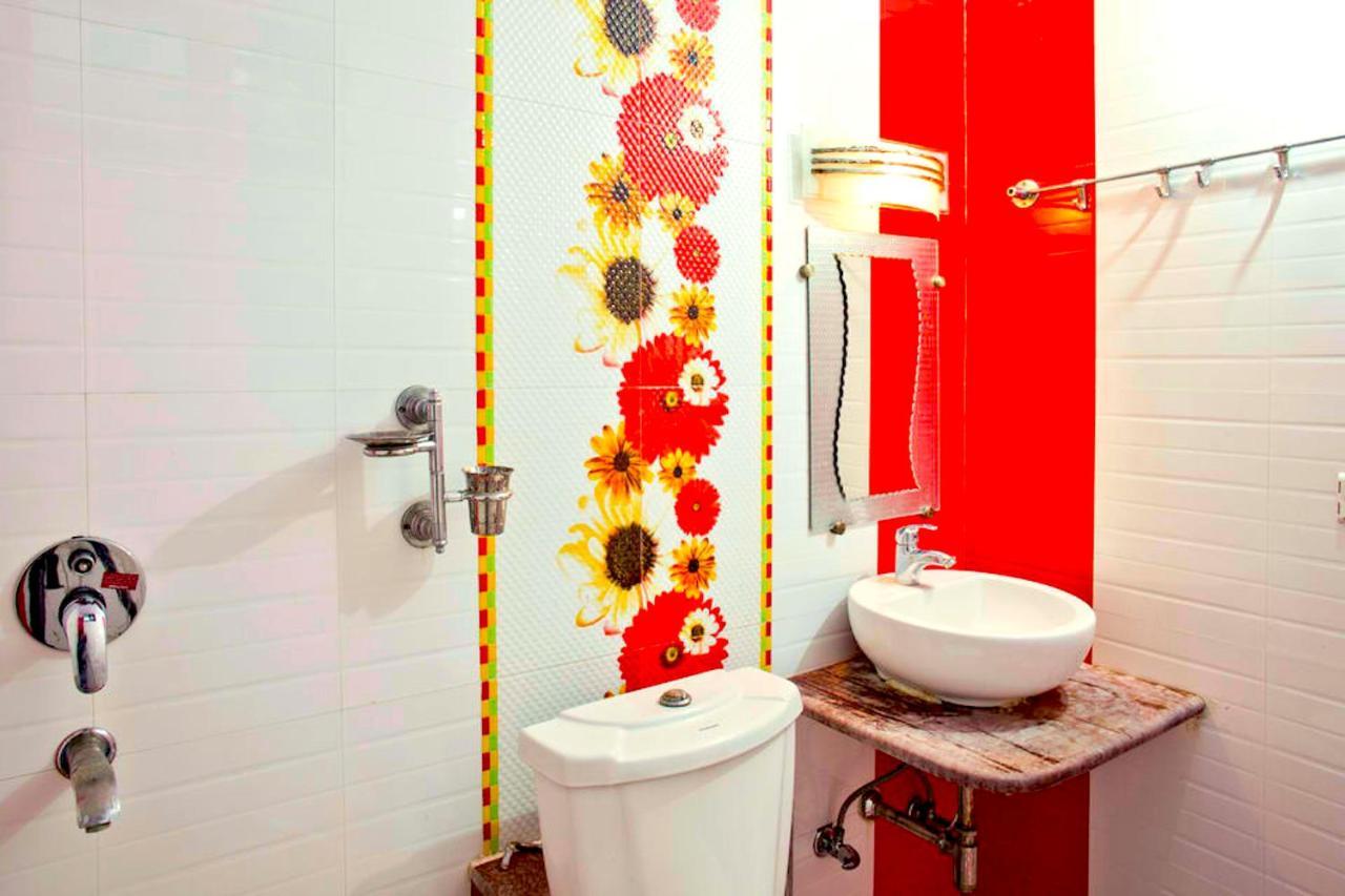 Hotel Milan Deluxe Νέο Δελχί Εξωτερικό φωτογραφία